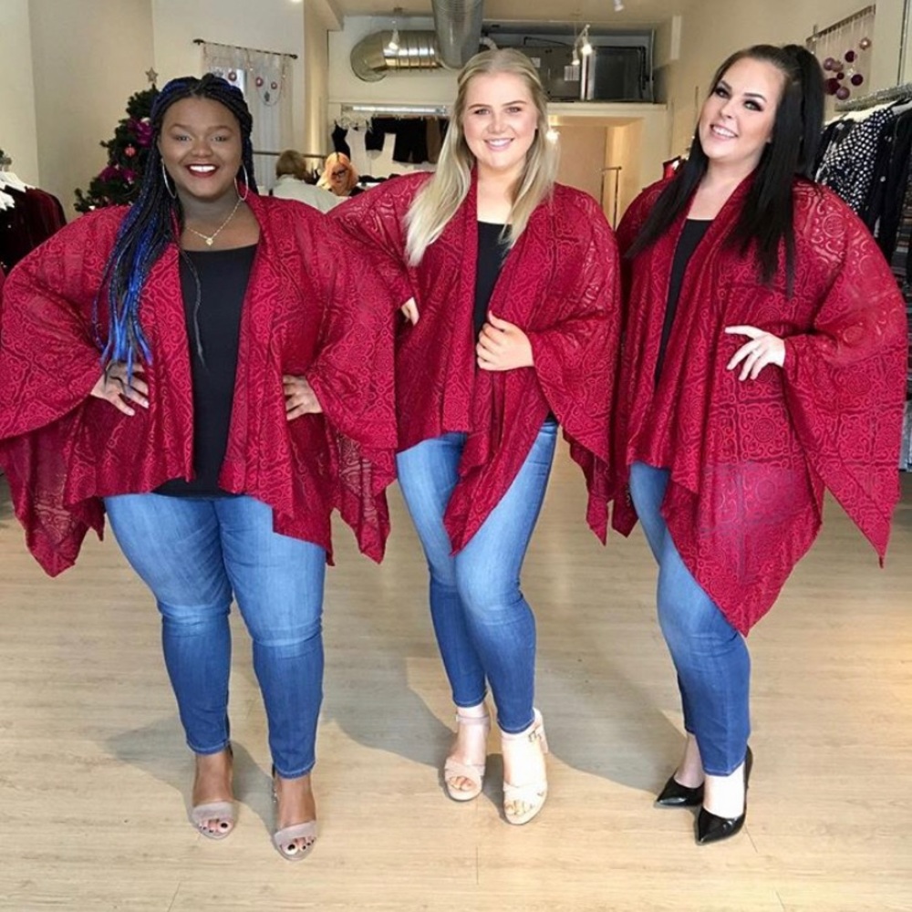 Burgundy Lace Cape! 💋